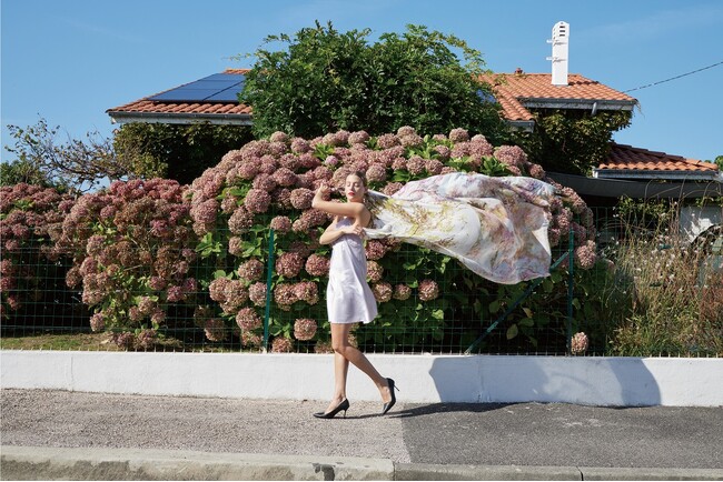 イタリアのラグジュアリーストール“ Faliero Sarti /ファリエロ サルティ”が日本公式オンラインストアオープン＆桜プリントのストールを限定発売