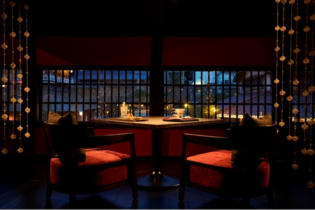 【界 加賀】伝統建築棟に美と歴史を感じる「べんがらラウンジ」2024年3月13日オープン