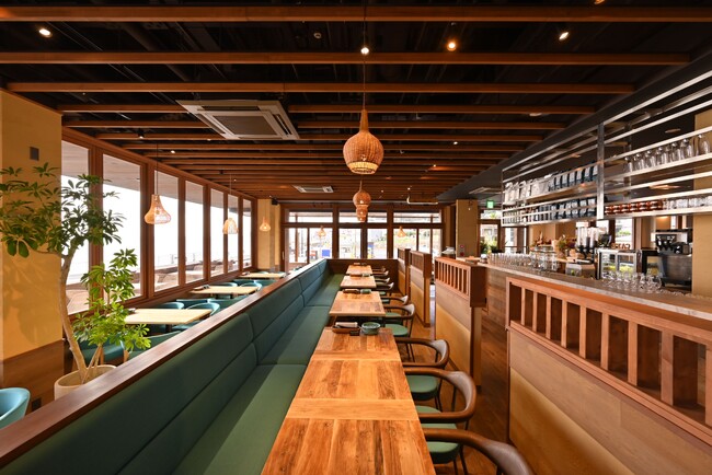 湘南の海と江ノ島をながめる足湯が「Oriental cafe Ninai」にOPEN！