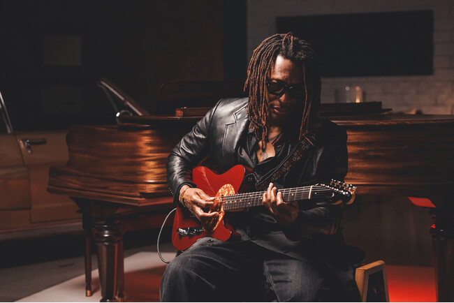 数々の受賞歴を誇るマルチプレイヤーラファエル・サディークのシグネイチャーギター『Limited Edition Raphael Saadiq Telecaster(R)』3月13日（水）発売