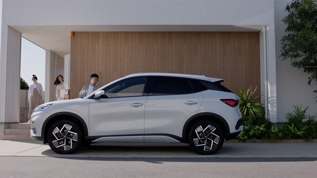 アップデートしたBYD ATTO 3　思い通りの挙動で駆ける心地よさを描く新CM！　BYD ATTO 3「人生を走りやすくするEV」篇を3月15日(金)より全国で放映