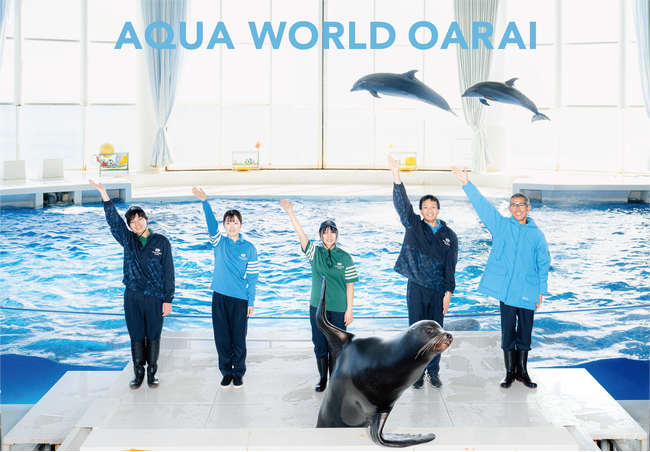 「アダストリア」が「アクアワールド茨城県大洗水族館」の制服をプロデュース！職業制服“初”魚のウロコを再利用したサステナブル素材の採用、職種別の機能性と海の生き物たちのオリジナルグラフィックにも注目