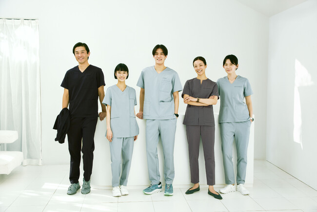 【医師のスクラブに関する調査】昨今着用頻度が増えるスクラブ。一方、男女でポケットやフォルムに差？求める機能にはデザイン性も。「着心地の良いユニフォーム」がモチベーション向上要因の上位に