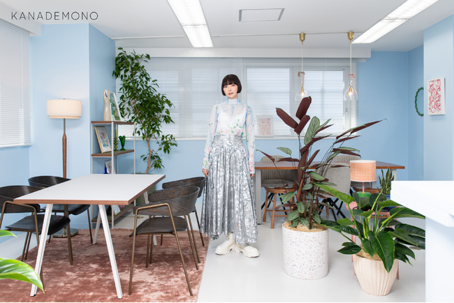 【KANADEMONO × あさぎーにょさん】新生活に向けた空間作りのヒントについてコラボコンテンツを公開。働く人たちの気分もPOPになるアットホーム感のあるオフィスを作りました。