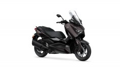スポーツスクーター「XMAX ABS」2024年モデルを発売～TMAXと連携したブランドカラーやXMAXらしさを際立たせたカラーなど4色新採用～