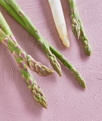 春の息吹を感じる旬素材！「アスパラガス」を使ったサラダを期間限定販売