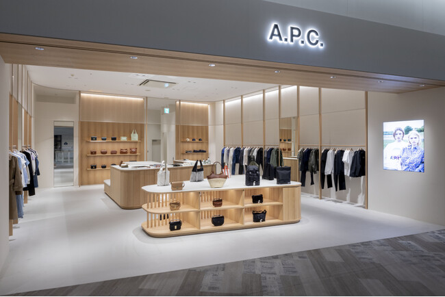＜A.P.C.＞2024年3月15日　A.P.C. NISHINOMIYA、阪急西宮ガーデンズにオープン