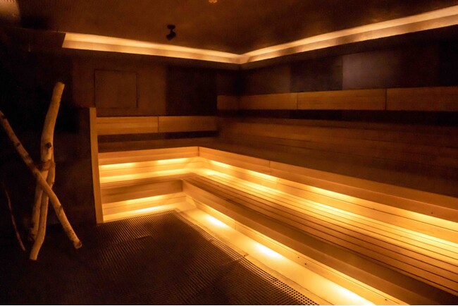 【タイムズ スパ・レスタ】東京・池袋　都心の大人のスパ施設　深夜のお得な料金プラン『ステイパック』と、夜のサウナイベントを開始