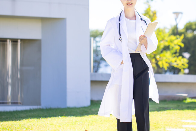 ヒロクリニック形成外科・皮膚科(埼玉川口)が新たな女性医師を迎え、女性患者様へのサービスを拡大