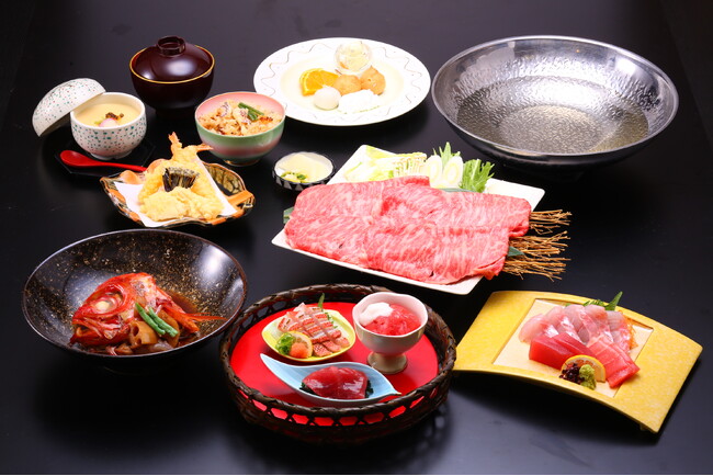 南紀自慢の贅沢な味覚【金目鯛・活き〆天然生まぐろ・熊野牛】３つの贅沢が味わえる初夏の料理コース「熊野牛と金目鯛の旬彩料理」を6月1日より提供　～休暇村南紀勝浦～