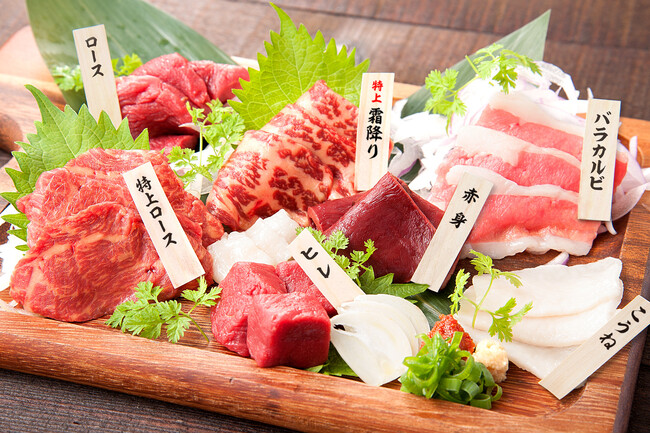 【馬肉の本場「熊本」で2店舗目!!】3/22(金)熊本下通に『大衆馬肉酒場 三村』オープン!!名物“半額”イベントは3/25から