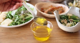 偏りがちな油の栄養を、1本でバランス良く摂取!4種の上質な植物オイルをブレンドした「有機バランスオイル」を、4月1日にリニューアル発売 偏りがちな油の栄養を、1本でバランス良く摂取!4種の上質な植物オイルをブレンドした「有機バランスオイル」を、4月1日にリニューアル発売