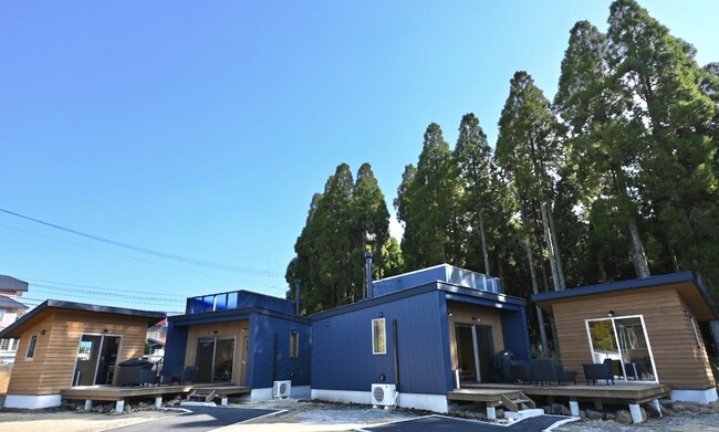 「住む」より「楽しむ」BESSの家　　　　　　　　　ログハウスのBESSが設計・施工　3/15 熊本県阿蘇市のコスギリゾートに 薪ストーブ付き宿泊施設完成！