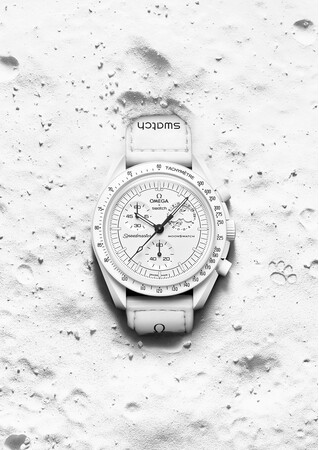 BIOCERAMIC MOONSWATCH の新しいムーンフェイズウォッチが月面着陸