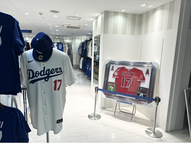 大谷翔平選手　2024年の活躍を願って　博多にミュージアム風ショップを開設