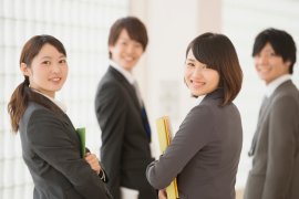 「新生活の準備における口臭予防」新社会人イメージ 「新生活の準備における口臭予防」新社会人イメージ