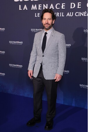 ポール・ラッドが『ゴーストバスターズ / フローズン・サマー』のプレミア試写会でダンヒルを着用