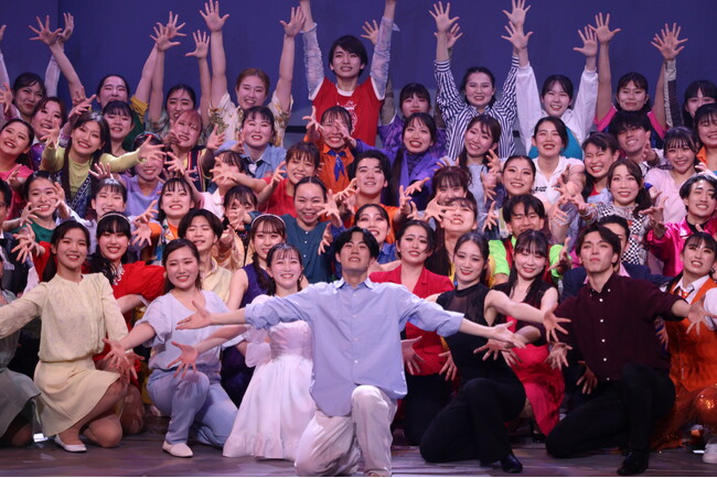 骨髄移植推進キャンペーンミュージカル『明日への扉』に総勢98名の高校生・先生・保護者様をご招待しました