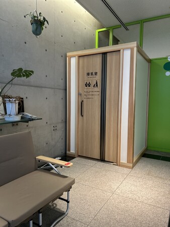 子育て中のママ社長がプロデュース。ベビーカーのまま入れる鍵付き個室授乳ブース『Babypeko』（ベビペコ）を〈ヤンマースタジアム長居〉へ導入！