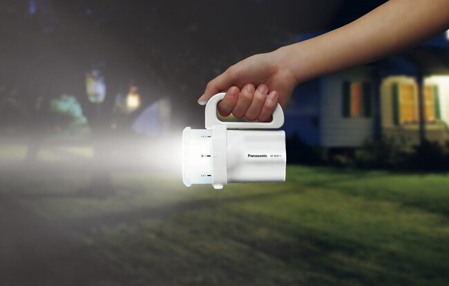 単1形～単4形の電池がどれでも1本あれば使える「電池がどれでもライト」が明るさ約3.5倍になって新登場
