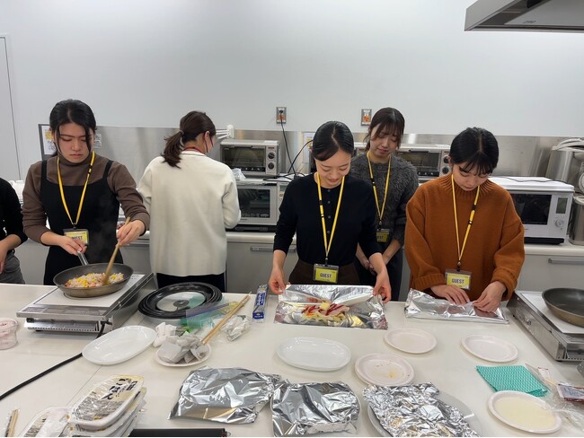 【産学連携】【地域連携】神田外語大学学生が協力したイオントップバリュの商品「トップバリュ おさかなミールキットシリーズ」4月3日(水)より発売