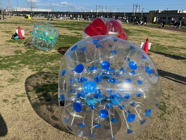 【大阪府高槻市】安満遺跡公園にて、ふわふわ遊具（バブルサッカーなど）を使った子ども向けイベント「ふわふわパーク」をゴールデンウィークに開催します（2024年4月27日～29日・5月3～6日）