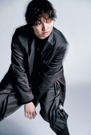 ７年ぶりのアルバム『OVER』をリリースした三浦大知、ファッション誌『Oggi』に登場！ 大切にしているのは「一緒にカフェラテを飲むこと」！？