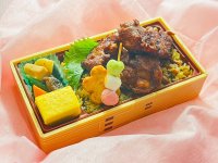 数々の受賞歴を誇る名物唐揚げが大胆リニューアル、「たまり醤油の極み黒唐揚げ弁当」4月2日発売