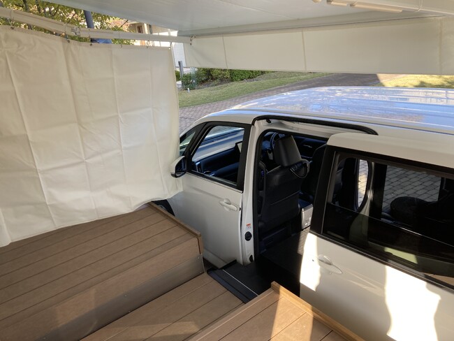 トヨタ自動車・ミサワホーム総合研究所との共同実証。家とモビリティとの空間連携によるシームレスな移乗実証実験を実施
