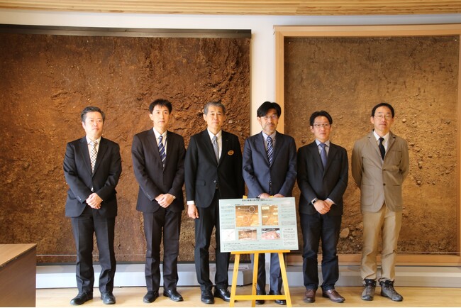 熊本地震前後の布田川断層標本お披露目式を開催