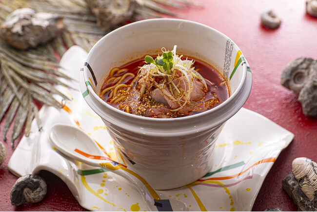 日本最大級のレストラン街「あべのハルカスダイニング」でオープンした新ブランド「24世紀ラーメン あべのハルカス店」が新商品「紀元前ラーメン」を4/1(月)から提供開始！