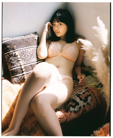 2024年３月30日(土)発売！森日菜美 PHOTO STYLE BOOK『Chicktack』淡いオレンジを含めて、6種類のランジェリーに挑戦！森日菜美、23歳の誕生日にフォトスタイルブック発売