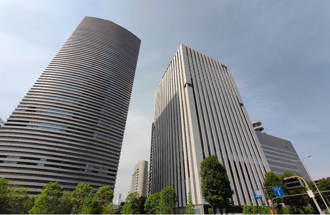 KDDIとJPIX、大阪ビジネスパークでデータセンター間の芯線接続サービスと新たなIX接続拠点を提供