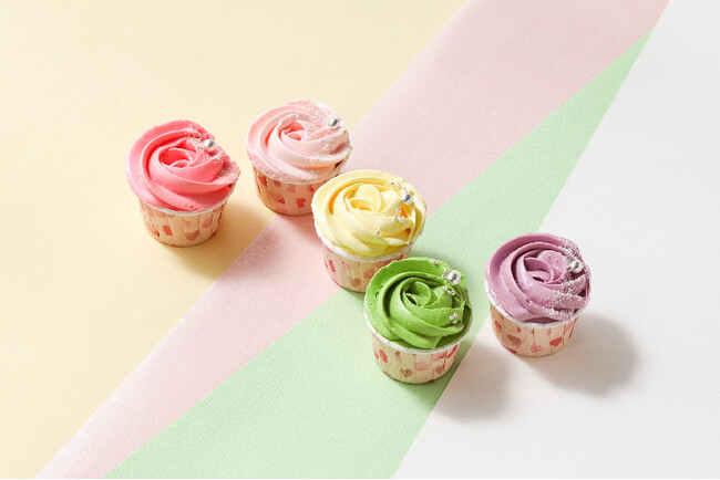 【京都・春スイーツ】京都の老舗洋菓子店バイカルより、「春のうつろいあわせ」が期間限定で登場。平安時代の十二単の彩りを取り入れた華やかなプチケーキ