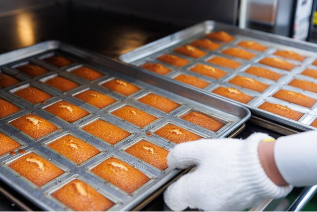 菓子工房併設 焼きたての香りでお出迎え！「文明堂 砂町銀座工房」2024年4月1日リニューアルオープン