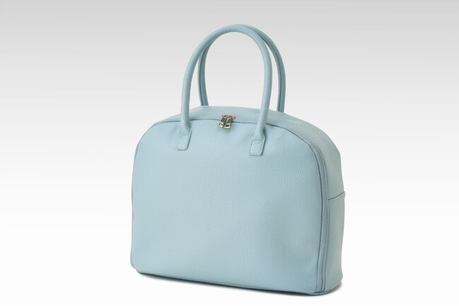 アースデイを記念してサボテンレザーシリーズに新色エコブルーが登場！夏の日差しに映えるカラーでリサイクル比率もアップ