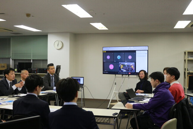 中四国地方の専門学校で実践的に学ぶ学生が，地域課題を共働しながら解決する取り組みとして地元の高松タクシー協会に新サービスを提案