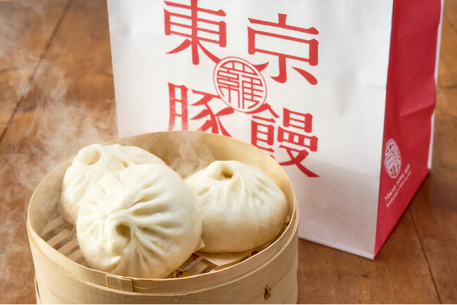 大阪土産の定番『551 蓬莱』の創業者 羅 邦強の孫が監修！連日行列の絶えない「羅家 東京豚饅」が4月17日(水)JR新宿駅の新たな駅ナカグルメスポット“EATo LUMINE”にオープン！