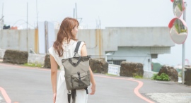 ペットボトルよりも軽い!Makuakeで大ヒットした“5つの形に変化”する多機能バッグが一般販売をスタート、「盗難防止機能」搭載で海外旅行も安心 ペットボトルよりも軽い!Makuakeで大ヒットした“5つの形に変化”する多機能バッグが一般販売をスタート、「盗難防止機能」搭載で海外旅行も安心