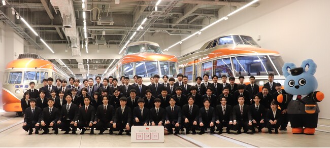 小田急電鉄、２０２４年度入社式を実施