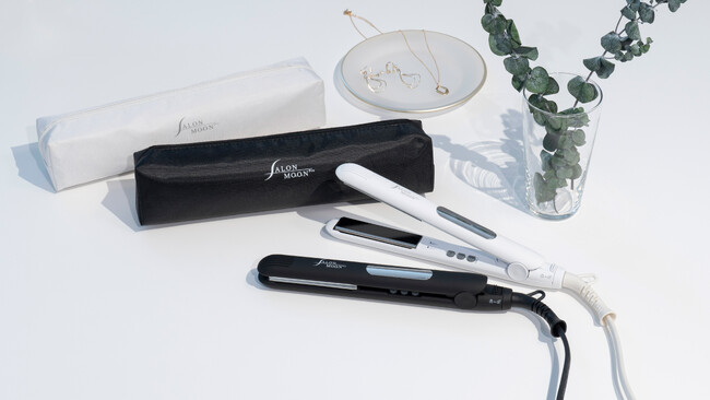 持ち運びに便利なミニヘアアイロンにマイナスイオン機能が追加　『ミラーダブルイオン(R) ミニ ストレートヘアアイロン』新発売