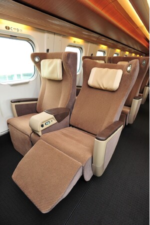 ＼JRE POINTでおトクに東北新幹線グリーン車の快適な旅へ！／「新幹線ｅチケット（JRE POINTアップグレード）」半額キャンペーンを実施します！