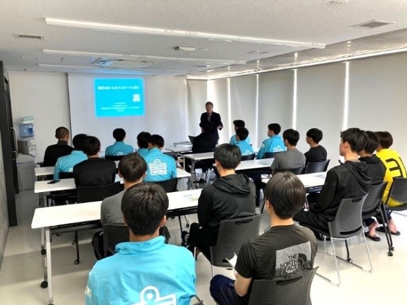 ロッテ、アカデミー生を含め「ジュビロ磐田」を“噛むこと”で一貫サポート！「ジュビロ磐田U-18」口腔健康セミナーを実施