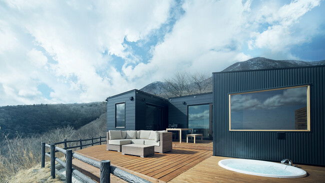 遊休地だった展望地を、絶景オフグリッドグランピング施設へ再生