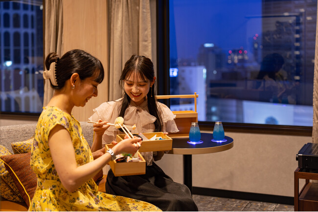 【新宿プリンスホテル】1日1室限定！フラッシュ撮影で花火が写り込むフォトジェニックな夏体験「大人なNEO・夏祭りステイ」を販売