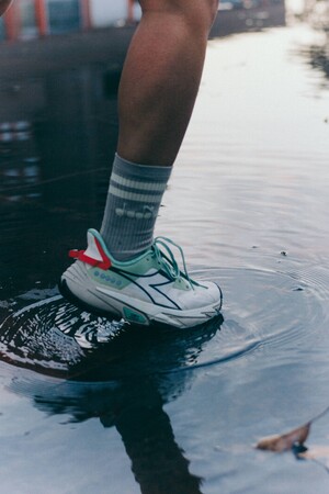 日本に再上陸したイタリアのプレミアムスポーツブランド「Diadora(ディアドラ)」が、TATRAS CONCEPT STORE の青山店と日比谷店にてPOP UP STOREを開催