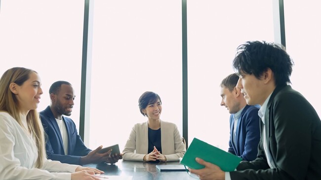 85人の男女に聞いた「目標のTOEICスコア」のアンケート結果。社会人が仕事や転職活動でアピールできる目安とは？