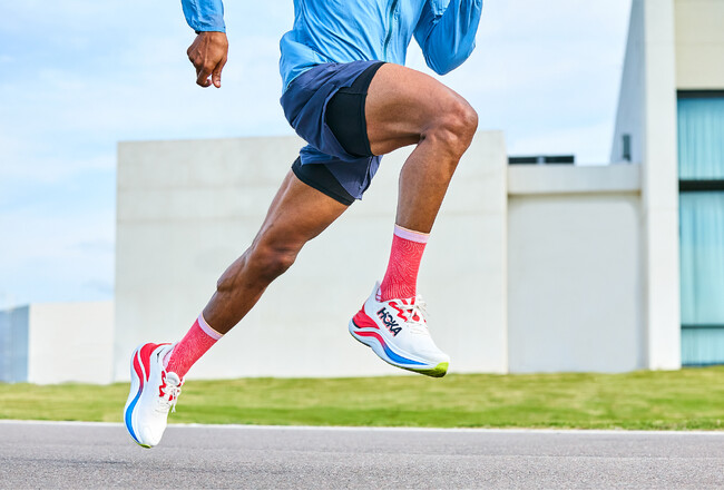 HOKAから心躍る推進力を発揮するロードランニングシューズ「SKYWARD X」が4月15日(月)より新登場！