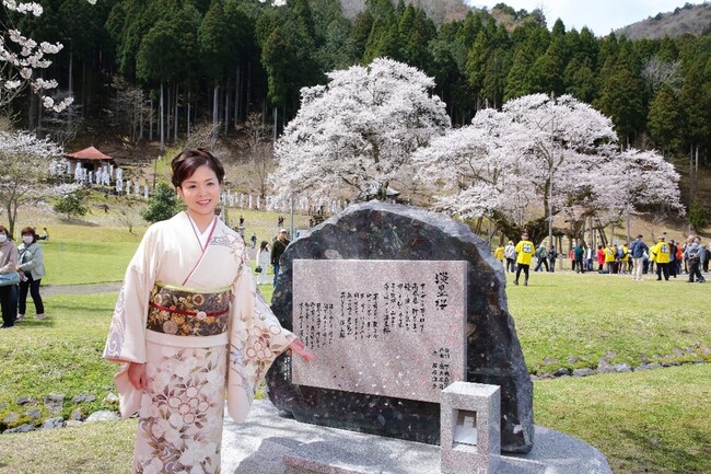 石原詢子　故郷・岐阜県に初の歌碑建立！ヒット曲「淡墨桜」歌碑除幕セレモニー開催！