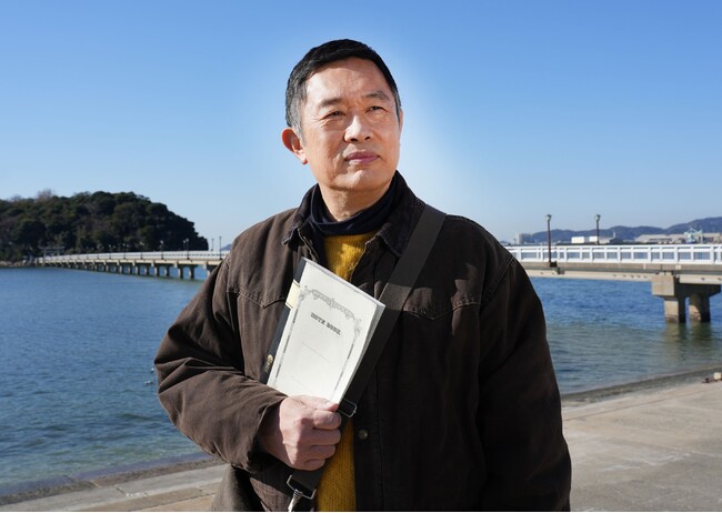 【ＢＳ日テレ】内藤剛志「皆さんと一緒に成長していける作品に」刑事からの解放感をセーターの色で表現！？